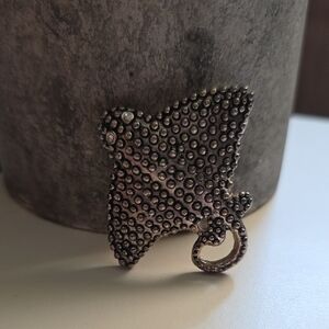 Textured Stingray Brooch